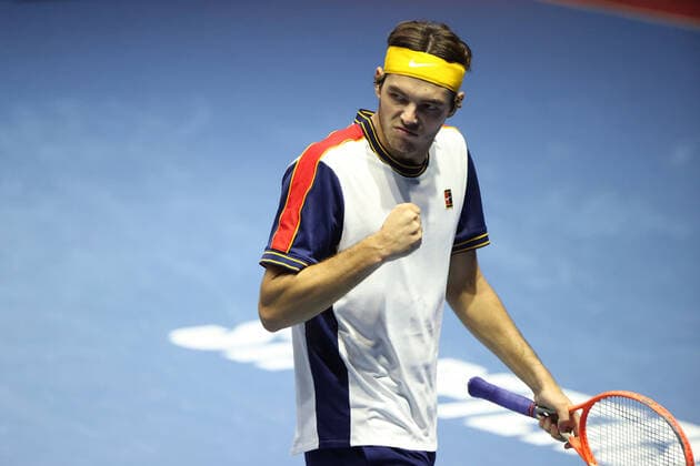 ST PETERSBURG, RUSSIA - OCTOBER 31, 2021: The USA s Taylor Fritz is in action in his men s singles final match against Croatia s Marin Cilic at the St Petersburg Open 2021 international tennis tournament at Sibur Arena. Peter Kovalev TASS  TS1166A7