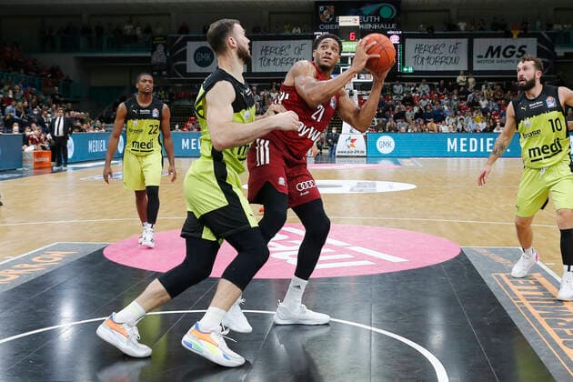 6 Matchday of the easyCredit BBL Basketball Bundesliga at Oberfrankenhalle in Bayreuth Season 2021 2022 Medi Bayreuth vs FC Bayern Munich Martynas Sajus Medi Bayreuth 19 left Augustine Rubit FC Bayern Munich 21 right