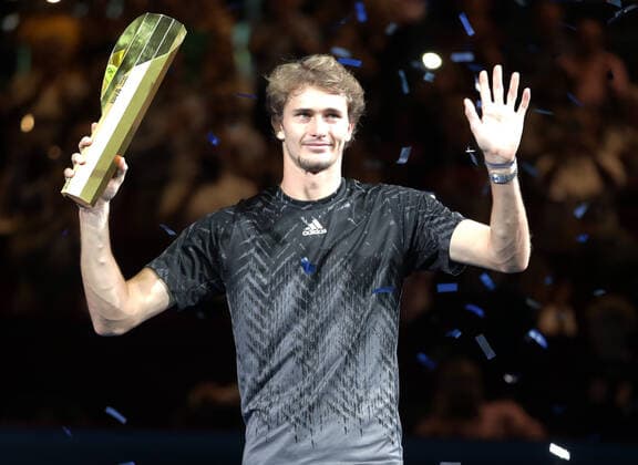TENNIS - ATP, Tennis Herren Erste Bank Open VIENNA,AUSTRIA,31.OCT.21 - TENNIS - ATP World Tour, Erste Bank Open, final. Image shows Alexander Zverev (GER). Keywords: trophy.  GEPAxpictures xWalterxLuger