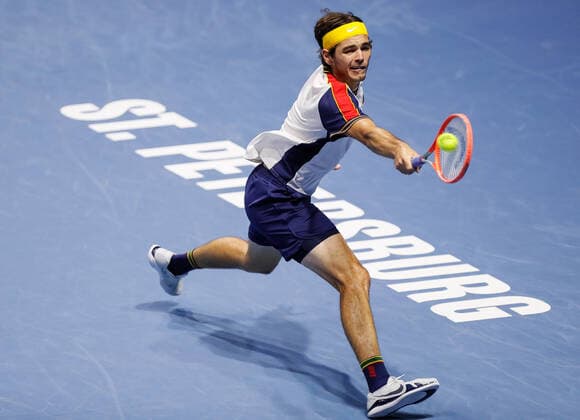 ATP, Tennis Herren St. Petersburg Open 2021 International Tennis Tournament Taylor Fritz of United States returns the ball to Marin Cilic of Croatia during the men s singles final tennis match of the ATP 250 St. Petersburg Open 2021 International Tennis Tournament at the Sibur Arena on October 31, 2021 in Saint Petersburg, Russia. Saint Petersburg Russia  Copyright: xMikexKireevx kireev-notitle211031_npN2r