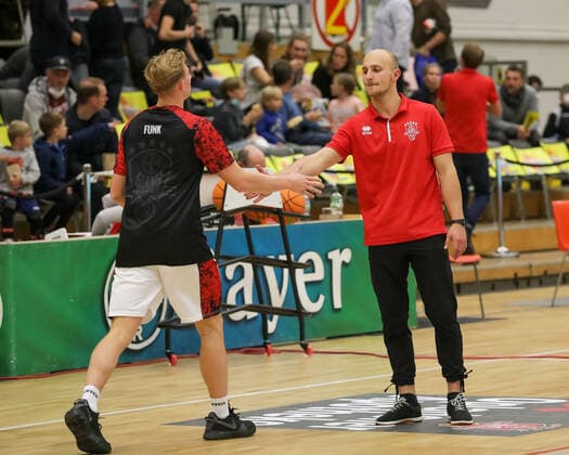 Philip Jacobs Giants TSV Bayer 04 Leverkusen, Co coach Giants TSV Bayer 04 Leverkusen vs Itzehoe Eagles, Basketball,2 Liga,7 Spieltag, Spielzeit 2021 2022, 31 10 2021, Giants TSV Bayer 04 Leverkusen vs Itzehoe Eagles, Basketball,2 Liga,7 Spieltag, Spielzeit 2021 2022, 31 10 2021 Leverkusen Copyright: xEibner-Pressefoto SaraxRoustax EP_SRA