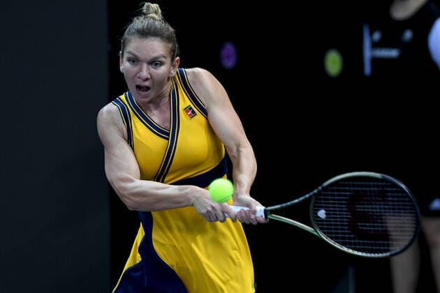 Finals day at WTA, Tennis Damen 250 Transylvania Open Tour with restrictions due to Covid 19. WTA competition taking place in BT Arena, Cluj-Napoca, Romania 31 October 2021 Simona Halep in action receiving the ball during her match in Transylvania Open Finals against Anett Kontaveit in BT Arena Cluj-Napoca 31 October 2021 Cluj-Napoca Cluj Romania Copyright: xAncaxTepeix