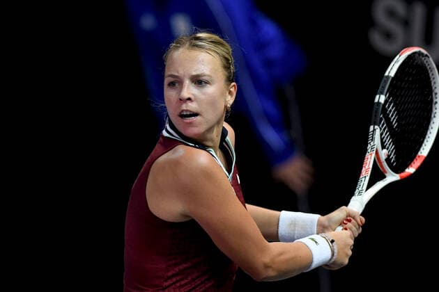 Finals day at WTA, Tennis Damen 250 Transylvania Open Tour with restrictions due to Covid 19. WTA competition taking place in BT Arena, Cluj-Napoca, Romania 31 October 2021 Anett Kontaveit in action receiving the ball during her match in Transylvania Open Semifinals against Simona Halep in BT Arena Cluj-Napoca 31 October 2021 Cluj-Napoca Cluj Romania Copyright: xAncaxTepeix