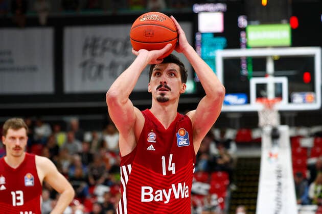 Matchday 6 of the easyCredit BBL Basketball Bundesliga at Oberfrankenhalle in Bayreuth Season 2021 2022 Medi Bayreuth vs FC Bayern München Nihad Dedovic FC Bayern München14