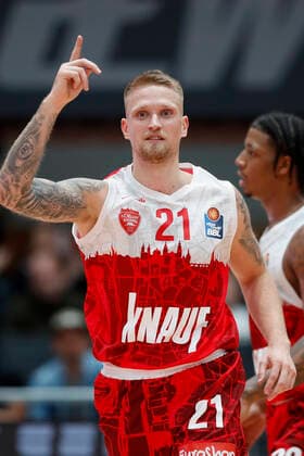 31 10 2021, Basketball, BBL, Hauptrunde 2021 2022, s Oliver Wuerzburg Jobstairs Giessen 46ers, GER, Wuerzburg, s Oliver Arena Bild v li Jubel bei Aigars Skele s Oliver Wuerzburg. Copyright: HMBxMedia xHeikoxBecker