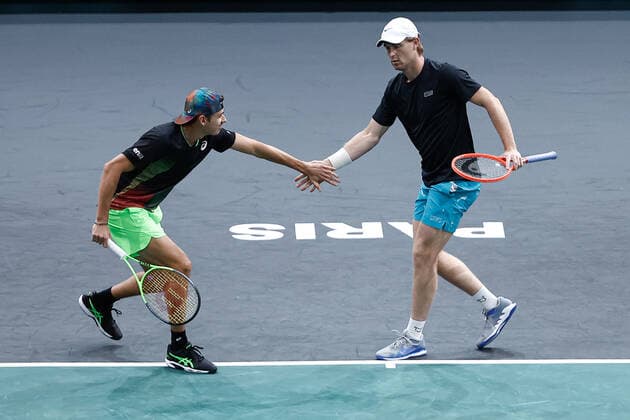 Alex DE MINAUR (AUS) Luke SAVILLE (AUS) TENNIS : Rolex Paris Masters - Jour 1 - 01 11 2021 AurelienMorissard Panoramic 