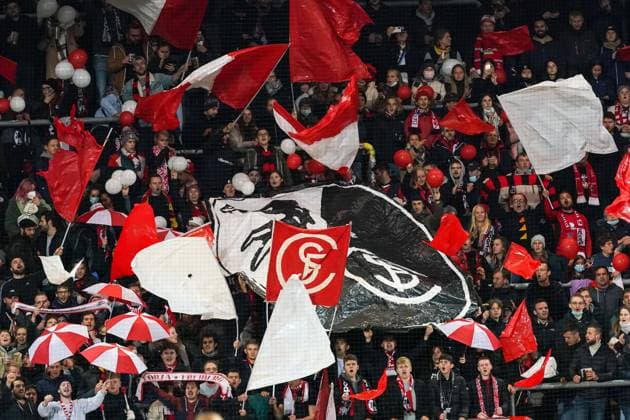 Freiburg, Germany, November 1st 2021: SC Freiburg fans during 2021 22 DFB-Pokal Frauen football match between SC Freiburg and Vfl Wolfsburg at Dreisamstadion in Freiburg, Germany. Daniela Porcelli SPP SC Freiburg v Vfl Wolfsburg - 2021 22 DFB-Pokal - Dreisamstadion 
