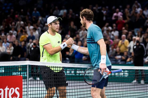 Sport Themen der Woche KW44 Sport Bilder des Tages Paris, France, November 1st, 2021 - Dominik Koepfer (L) shakes hands with Andy Murray after winning the first round match at the Rolex Paris Masters tennis tournament.  Copyright: xAlexisxSciardx