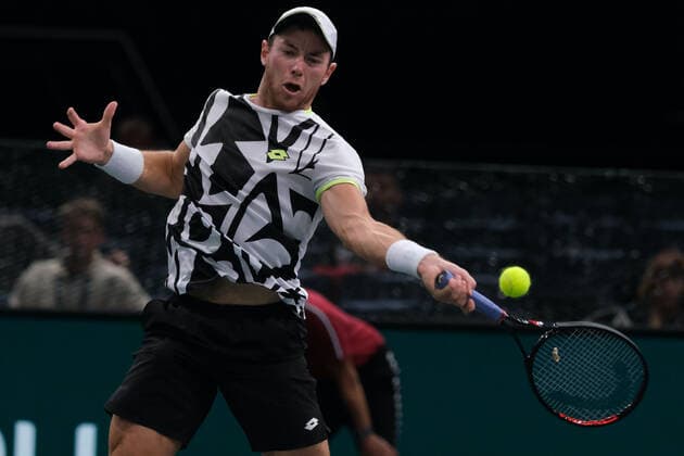 Sport Bilder des Tages November 1, 2021, Paris, France: German player DOMINIK KEOPFER returns the ball to British player A. Murray during the Rolex Paris Masters 1000 tournament at Paris Accor Arena Stadium - Paris France. Keopfer won 6:4 5:7 6:7 Paris France - ZUMAp119 20211101_zaf_p119_108 Copyright: xPierrexSteveninx