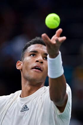 Felix Auger Aliassime (Can) Gianluc Mager (Ita) TENNIS : Rolex Paris Masters 2021 - Paris - 02 11 2021 JBAutissier Panoramic 