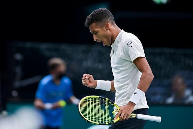 Felix Auger Aliassime (Can) Gianluc Mager (Ita) TENNIS : Rolex Paris Masters 2021 - Paris - 02 11 2021 JBAutissier Panoramic 