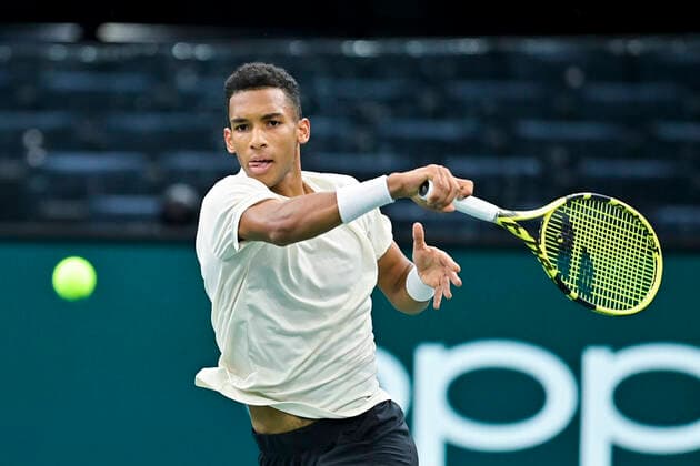 Felix Auger Aliassime (Can) Gianluc Mager (Ita) TENNIS : Rolex Paris Masters 2021 - Paris - 02 11 2021 JBAutissier Panoramic 