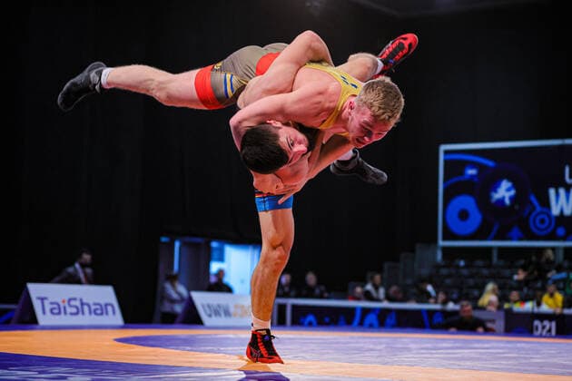 Bilder des Jahres 2021, Sport 11 November Sport Themen der Woche KW44 Sport Bilder des Tages u23 World Championships GR 72kg - Idris Hanpasaevic IBAEV (GER) df. Erik Arthur PERSSON (SWE) Belgrad Serbia *** u23 World Championships GR 72kg Idris Hanpasaevic IBAEV GER df Erik Arthur PERSSON SWE Belgrade Serbia Copyright: xUnitedxWorldxWrestlingx xKadirxCaliskanx