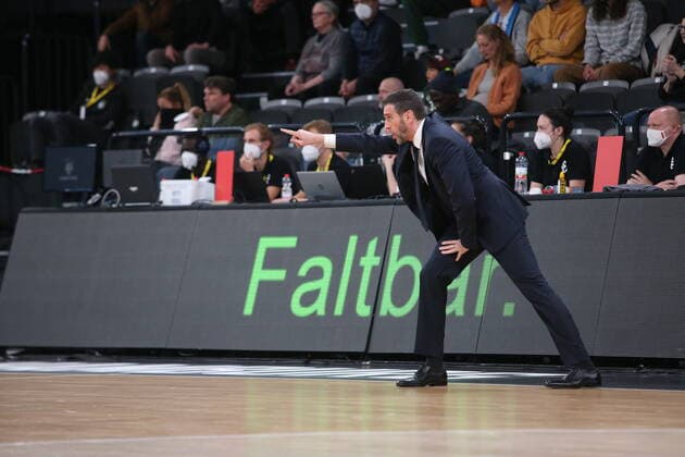 Basketball EuroCup, Hamburg Towers Morabank Andorra Oldenburg, Hamburg, 02 11 2021 Coach Ibon Navarro Andorra Hamburg Germany