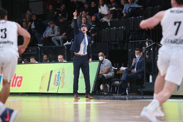 Basketball EuroCup, Hamburg Towers Morabank Andorra Oldenburg, Hamburg, 02 11 2021 Coach Pedro Calles Towers Hamburg Germany