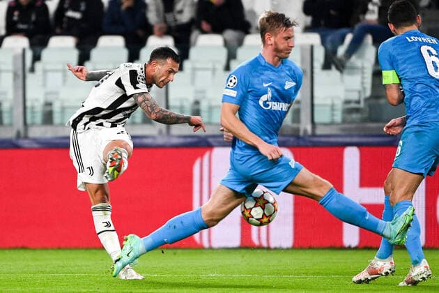 Bilder des Jahres 2021, Sport 11 November Sport Themen der Woche KW44 Sport Bilder des Tages Photo LaPresse - Marco Alpozzi November 2, 2021 Turin, Italy soccer Juventus Fc vs FC Zenit - Uefa Champions 2021 2022 - Group Stage - Group H In the pic: Federico Bernardeschi (Juventus F.C.); Dmitri Chistyakov (F.c. Zenit);  Copyright: xMarcoxAlpozzi LaPresse xMarcoxAlx