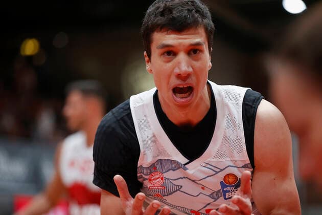 02 11 2021, Basketball, BBL, Hauptrunde 2021 2022, s Oliver Wuerzburg FC Bayern Muenchen, GER, Wuerzburg, s Oliver Arena Bild v li Vladimir Lucic FC Bayern Muenchen Stunned Copyright: HMBxMedia xHeikoxBecker
