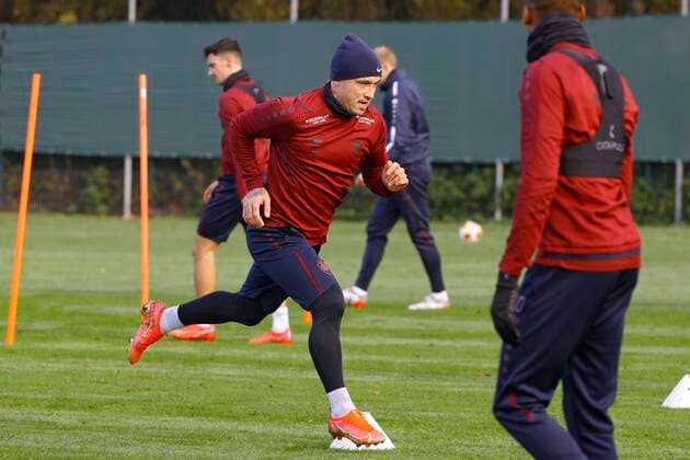 ANTWERPEN, BELGIUM - NOVEMBER 03 : Radja Nainggolan defender of Antwerp FC pictured during a training session of Antwerp ahead of the UEFA Europa League Group stage - Group D match against Fenerbahce on November 3, 2021 in Antwerpen, Belgium, 3 11 2021 ( Antwerp v Fenerbahce - Media activities 3 11 2021 - UEFA Europa League PhotoNews Panoramic 