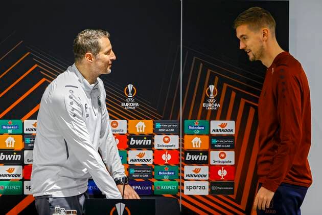 ANTWERPEN, BELGIUM - NOVEMBER 03 : Brian Priske head coach of Antwerp FC and Bjorn Engels defender of Antwerp FC pictured during a press conference, PK, Pressekonferenz of Antwerp ahead of the UEFA Europa League Group stage - Group D match against Fenerbahce on November 3, 2021 in Antwerpen, Belgium, 3 11 2021 ( Antwerp v Fenerbahce - Media activities 3 11 2021 - UEFA Europa League PhotoNews Panoramic 