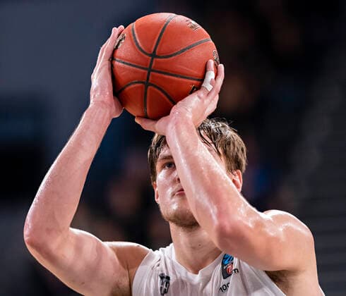 Maik Kotsar Towers shooting free throw 7days Euro Cup, 2021 2022 basketball season, 03 game 02 11 21, Hamburg, Hamburg Towers vs Morabanc Andorra,Â.
