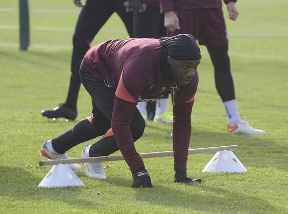 Mandatory Credit: Photo by Avril Husband West Ham United Shutterstock (12585911ad) Michail Antonio of West Ham United goes through some drills during training West Ham United First Team Training, Rush Green Training Ground, London, UK - 03 Nov2021 EDITORIAL USE ONLY No use with unauthorised audio, video, data, fixture lists, club league logos or live services. Online in-match use limited to 120 images, no video emulation. No use in betting, games or single club league player publications. West Ham United First Team Training, Rush Green Training Ground, London, UK - 03 Nov2021 EDITORIAL USE ONLY No use with unauthorised audio, video, data, fixture lists, club league logos or live services. Online in-match use limited to 120 images, no video emulation. No use in betting, games or single club league player publications. Copyright: xAvrilxHusband WestxHamxUnited Shutterstockx 12585911ad
