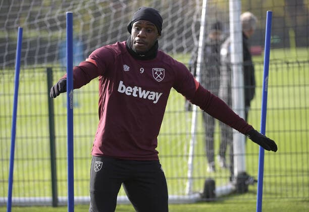 Mandatory Credit: Photo by Avril Husband West Ham United Shutterstock (12585911aa) Michail Antonio of West Ham United goes through some drills during training West Ham United First Team Training, Rush Green Training Ground, London, UK - 03 Nov2021 EDITORIAL USE ONLY No use with unauthorised audio, video, data, fixture lists, club league logos or live services. Online in-match use limited to 120 images, no video emulation. No use in betting, games or single club league player publications. West Ham United First Team Training, Rush Green Training Ground, London, UK - 03 Nov2021 EDITORIAL USE ONLY No use with unauthorised audio, video, data, fixture lists, club league logos or live services. Online in-match use limited to 120 images, no video emulation. No use in betting, games or single club league player publications. Copyright: xAvrilxHusband WestxHamxUnited Shutterstockx 12585911aa