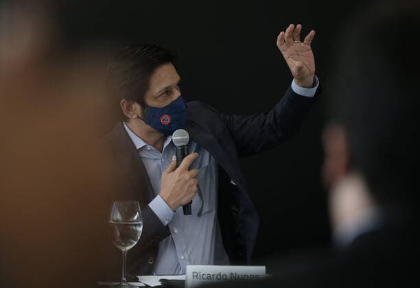 November 3, 2021, Sao Paulo, Sao Paulo, Brazil: The mayor of Sao Paulo, RICARDO NUNES, takes part in the Sao Paulo Formula 1 Grand Prix 2021 press conference, PK, Pressekonferenz at the Interlagos autodrome, on Wednesday (3) Sao Paulo Brazil - ZUMAl146 20211103_zaf_l146_014 Copyright: xPauloxLopesx