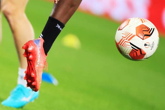 SOCCER - UEFA EL, Sociedad vs Sturm SAN SEBASTIAN,SPAIN,03.NOV.21 - SOCCER - UEFA Europa League, group stage, Real Sociedad vs SK Sturm Graz, preview, training Sturm. Image shows a feature with a shoe and a ball.  GEPAxpictures xMarioxBuehner