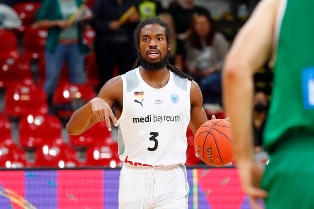Basketball FIBA Europa Cup 4 Matchday Group A Round 1 at Oberfrankenhalle in Bayreuth Season 2021 2022 Medi Bayreuth vs Kapfenberg Bulls Marcus Thornton Medi Bayreuth 3