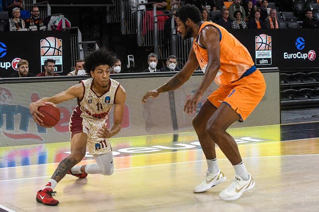 GER, EuroCup, ratiopharm ulm vs Umana Reyer Venice 03 11 2021, ratiopharm arena, Neu Ulm, GER, EuroCup, ratiopharm ulm vs Umana Reyer Venice, in picture Victor Sander Venice, 11 , Cristiano Felicio Ulm, 1 nordphotoxGmbHx xHafner nph00200