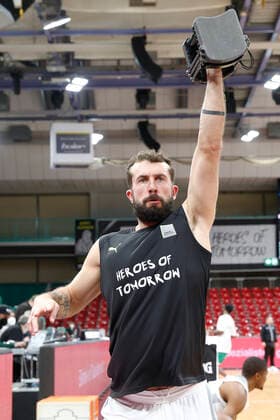 Basketball FIBA Europa Cup 4 Matchday Group A Round 1 at Oberfrankenhalle in Bayreuth Season 2021 2022 Medi Bayreuth vs Kapfenberg Bulls Bastian Doreth Medi Bayreuth 10 warming up