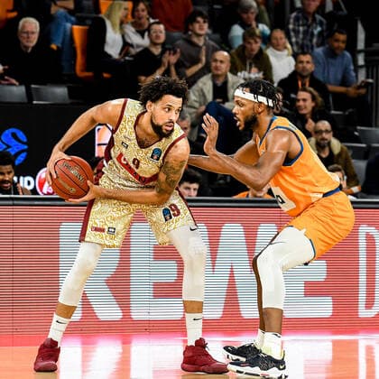 GER, EuroCup, ratiopharm ulm vs Umana Reyer Venice 03 11 2021, ratiopharm arena, Neu Ulm, GER, EuroCup, ratiopharm ulm vs Umana Reyer Venice, in picture Austin Daye Venice, 9 , Jaron Blossomgame Ulm, 4 nordphotoxGmbHx xHafner nph00200