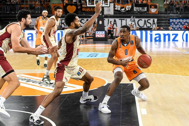 GER, EuroCup, ratiopharm ulm vs Umana Reyer Venice 03 11 2021, ratiopharm arena, Neu Ulm, GER, EuroCup, ratiopharm ulm vs Umana Reyer Venice, pictured Mitchell Watt Venice, 50 , Tarik Phillip Venice, 12 , Semaj Christon Ulm, 0 nordphotoxGmbHx xHafner nph00200
