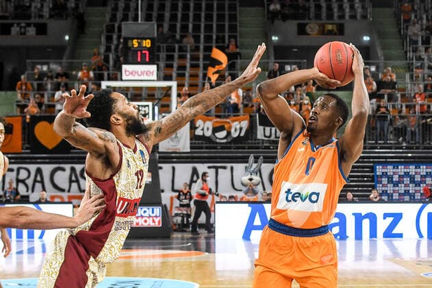 GER, EuroCup, ratiopharm ulm vs Umana Reyer Venice 03 11 2021, ratiopharm arena, Neu Ulm, GER, EuroCup, ratiopharm ulm vs Umana Reyer Venice, pictured Tarik Phillip Venice, 12 , Semaj Christon Ulm, 0 nordphotoxGmbHx xHafner nph00200