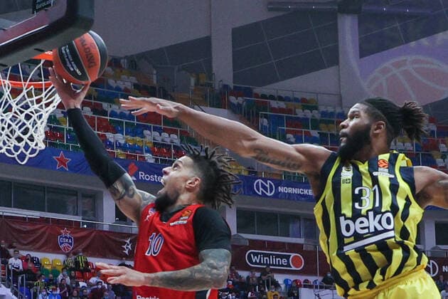 MOSCOW, RUSSIA - NOVEMBER 4, 2021: CSKA s Daniel Hackett (L) and Fenerbahceâ€™s Devin Booker in action in the 2021 22 Euroleague regular season round 8 basketball match between CSKA Moscow and Fenerbahce Istanbul at the Megasport Arena. Gavriil Grigorov TASS  TS116C99