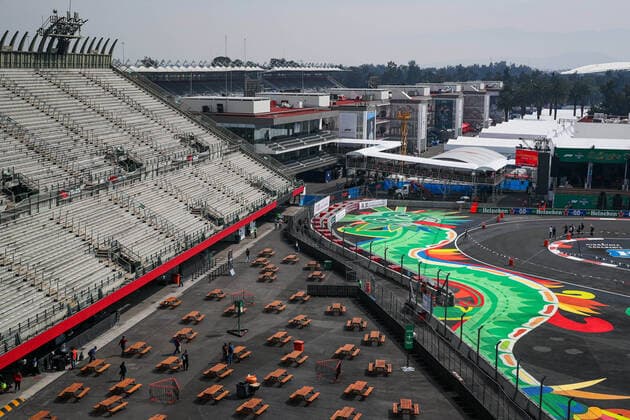 The stadium grandstand during the Formula 1 Gran Premio De La Ciudad De Mexico 2021, Mexico City Grand Prix, 18th round of the 2021 FIA Formula One World Championship, WM, Weltmeisterschaft from November 5 to 7, 2021 on the Autodromo Hermanos Rodriguez, in Mexico City, Mexico - F1 - MEXICO CITY GRAND PRIX 2021 DPPI Panoramic  20211104_GOODEN_FG0O9142