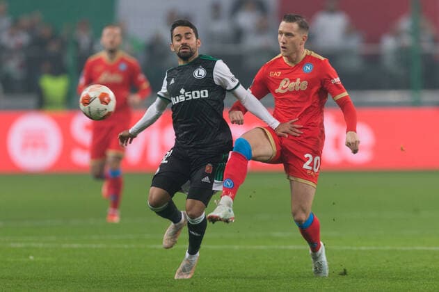 04.11.2021, Warszawa, pilka nozna, Liga Europy, Legia Warszawa - SSC Napoli, N z Luquinhas (Legia), Piotr Zielinski (Napoli), fot. Tomasz Jastrzebowski Foto Olimpik 04.11.2021, Warszawa, football, UEFA Europa League, Legia Warsaw - SSC Napoli, N z Luquinhas (Legia), Piotr Zielinski (Napoli), fot. Tomasz Jastrzebowski Foto Olimpik NEWSPIX.PL --- Newspix.pl  20211104TOMJ2796