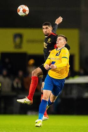 Mandatory Credit: Photo by Kirk O Rourke Shutterstock (12587237m) Leon Balogun of Rangers heads the ball during the Europa League match at Brøndby Stadium, Copenhagen. Brondby v Rangers, UEFA Europa League Group A, Football, Brondy Stadium, Brondbyvester, Denmark - 04 Nov 2021 Brondby v Rangers, UEFA Europa League Group A, Football, Brondy Stadium, Brondbyvester, Denmark - 04 Nov 2021 Copyright: xKirkxO Rourke Shutterstockx 12587237m