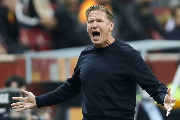 ISTANBUL, TURKEY - NOVEMBER 4, 2021: Lokomotivâ€™s head coach Markus Gisdol at the 2021 22 UEFA Europa League Group E Round 4 match between Galatasaray Istanbul and Lokomotiv Moscow at the Ali Sami Yen Sports Complex. Mikhail Japaridze TASS  TS116CE3