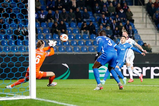 KRC Genk v West Ham United UEFA Europa League Maarten Vandevoordt of KRC Genk saves from Vladimir Coufal of West Ham United during the UEFA Europa League Group H match at Cegeka Arena, Genk Content Not Available For UK Newspapers Copyright: xPaulxChestertonx FIL-16067-0180