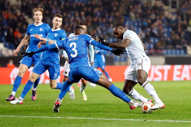 KRC Genk v West Ham United UEFA Europa League Mujaid Sadick of KRC Genk and Michail Antonio of West Ham United in action during the UEFA Europa League Group H match at Cegeka Arena, Genk Content Not Available For UK Newspapers Copyright: xPaulxChestertonx FIL-16067-0182