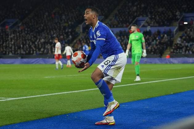 Mandatory Credit: Photo by Joe Toth Shutterstock (12587450an) Youri Tielemans of Leicester City (8) complains after being tripped up Leicester City v Spartak Moscow, UEFA Europa League Group C, Football, King Power Stadium, Leicester, UK - 04 No 2021 Leicester City v Spartak Moscow, UEFA Europa League Group C, Football, King Power Stadium, Leicester, UK - 04 No 2021  Copyright: xJoexToth Shutterstockx 12587450an