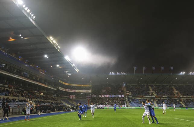 Mandatory Credit: Photo by Simon Dael Shutterstock (12587229fu) General view as Vladimír Coufal of West Ham United takes a throw in Genk v West Ham United, UEFA Europa League Group H, Football Cegeka Arena, Genk, Belgium - 04 Nov 2021 Genk v West Ham United, UEFA Europa League Group H, Football Cegeka Arena, Genk, Belgium - 04 Nov 2021  Copyright: xSimonxDael Shutterstockx 12587229fu