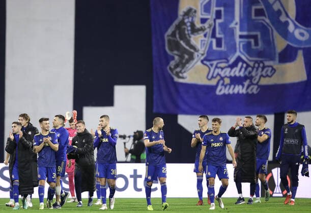 Dinamo Zagreb v Rapid Wien: Group H - UEFA Europa League Dinamo Zagreb players acknowledge the fans after victory in the UEFA Europa League group H match between Dinamo Zagreb and Rapid Wien at Maksimir Stadium on November 4, 2021 in Zagreb, Croatia. LukaxStanzl PIXSELL