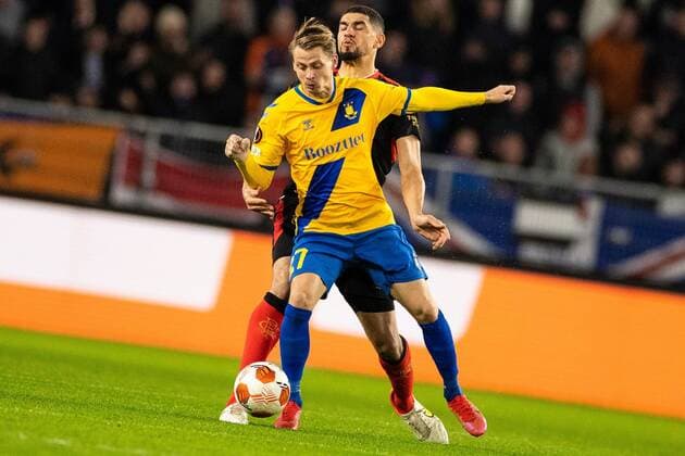 Mandatory Credit: Photo by Kirk O Rourke Shutterstock (12587237dc) Leon Balogun of Rangers and Simon Hedlund of Brondby during the Europa League match at Brøndby Stadium, Copenhagen. Brondby v Rangers, UEFA Europa League Group A, Football, Brondy Stadium, Brondbyvester, Denmark - 04 Nov 2021 Brondby v Rangers, UEFA Europa League Group A, Football, Brondy Stadium, Brondbyvester, Denmark - 04 Nov 2021 Copyright: xKirkxO Rourke Shutterstockx 12587237dc