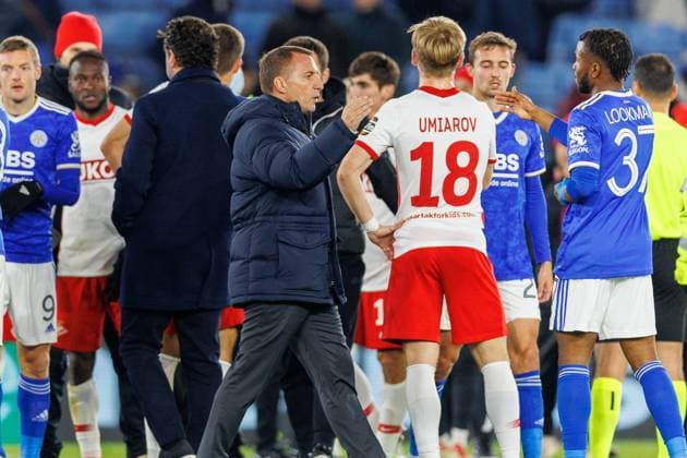Leicester City v Spartak Moscow Europa League 04 11 2021. Leicester City Manager Brendan Rodgers shakes hands with Spartak Moscow Midfielder Nail Umyarov (18) at the end of the Europa League match between Leicester City and Spartak Moscow at the King Power Stadium, Leicester, England on 4 November 2021. Leicester King Power Stadium Leicestershire England Editorial use only , Copyright: xJohnxMallettx PSI-13965-0055