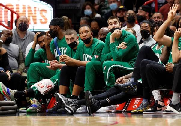 Boston Celtics forward Juancho Hernangomez watches, during a NBA, Basketball Herren, USA basketball game between the Miami Heat and the Boston Celtics, at FTX Arena in Miami, Florida, US, 04 November 2021. Boston Celtics at Miami Heat !ACHTUNG: NUR REDAKTIONELLE NUTZUNG!  Copyright: xRHONAxWISEx AME4765 20211105-86471dff8ea7a3852412cd6d6615b742d3f5d579
