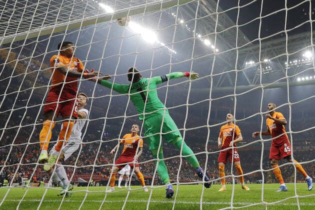 ISTANBUL, TURKEY - NOVEMBER 4, 2021: Galatasaray s goalkeeper Fernando Muslera (C) in action in the 2021 22 UEFA Europa League Group E Round 4 match between Galatasaray Istanbul and Lokomotiv Moscow at the Ali Sami Yen Sports Complex. Mikhail Japaridze TASS  TS116D67