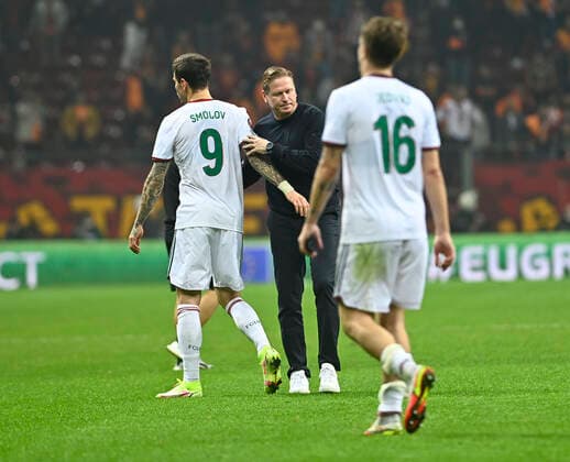 Coach Markus Gisdol and Fedor Smolov of Lokomotic Moscow during the UEFA Europa League group E match between Galatasaray and Lokomotiv Moscow at NEF Stadium on November 04, 2021 in Istanbul, Turkey. 