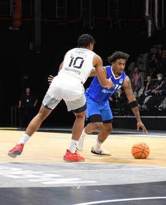 05 11 2021 Basketball Season 2021 2022 2 Bundesliga Pro A 08 Game Day Nuremberg Falcons Basketball Club NBC PS Karlsruhe Lions AlSch Evan Derek Taylor 10, Nuremberg Falcons BC NBC Stanley Mace Whittaker Jr 11, Karlsruhe Lions